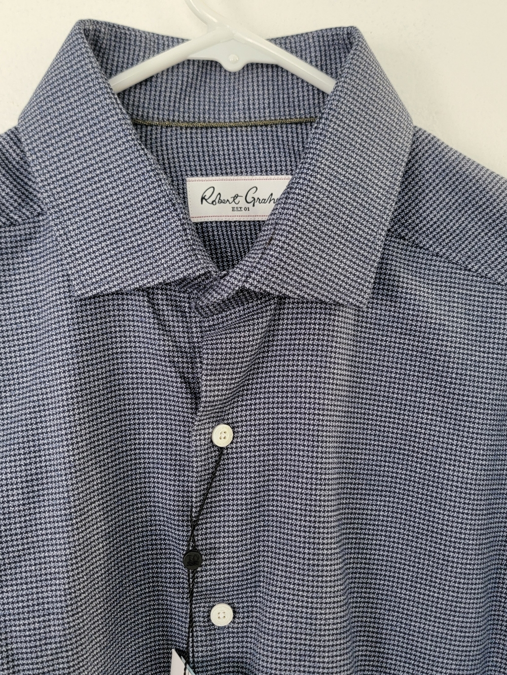 Robert Graham Men's Blue Micro-Pattern Button-Up Shirt